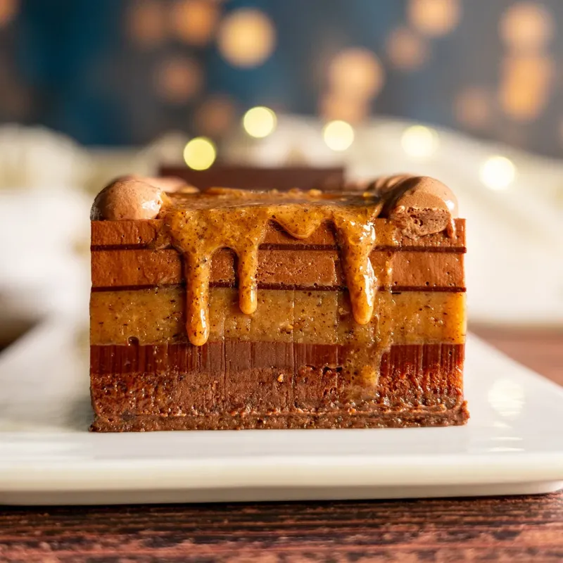 Bûche de Noël au Chocolat Noir ou Lait – Édition Limitée Bûche de Noël au Chocolat Noir ou Lait – Édition Limitée