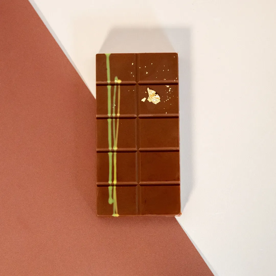 Tablette Fourrée Dubai Style – Chocolat & pistaches Tablette Fourrée Dubai Style – Chocolat & pistaches